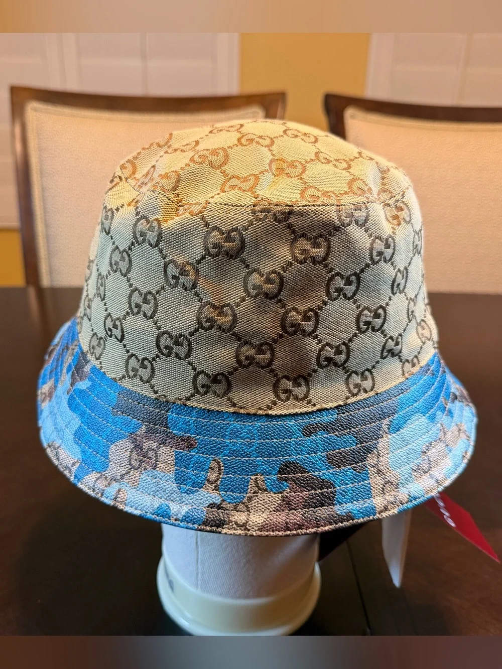 New Authentic Gucci GG Supreme Logo Blue Camo Bucket Hat Tan Blue Size M